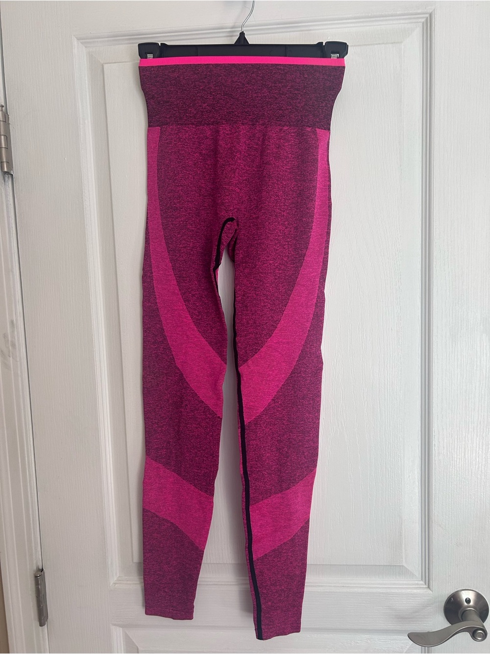 PINK Victoria's Secret Two-Tone Fuchsia Seamless Leggings